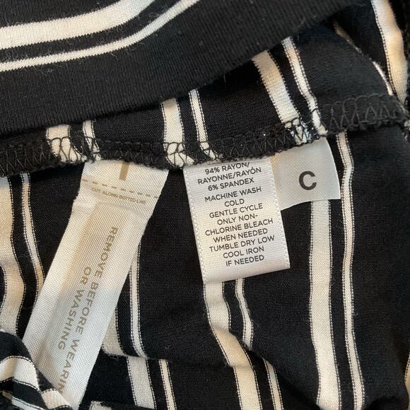 Loft Skirt Womens Small Petite SP Black White Stripe Knit Skater Flare Casual - Picture 8 of 9